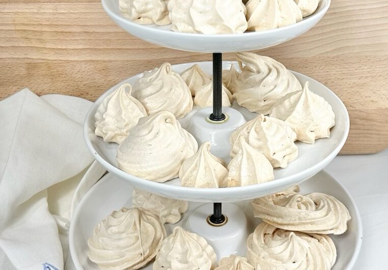 Cuban Merenguitos (Meringue Cookies)