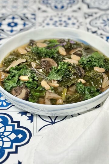 Kale Mushroom White Bean Soup