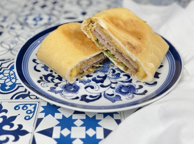 Pan con Bistec Recipe