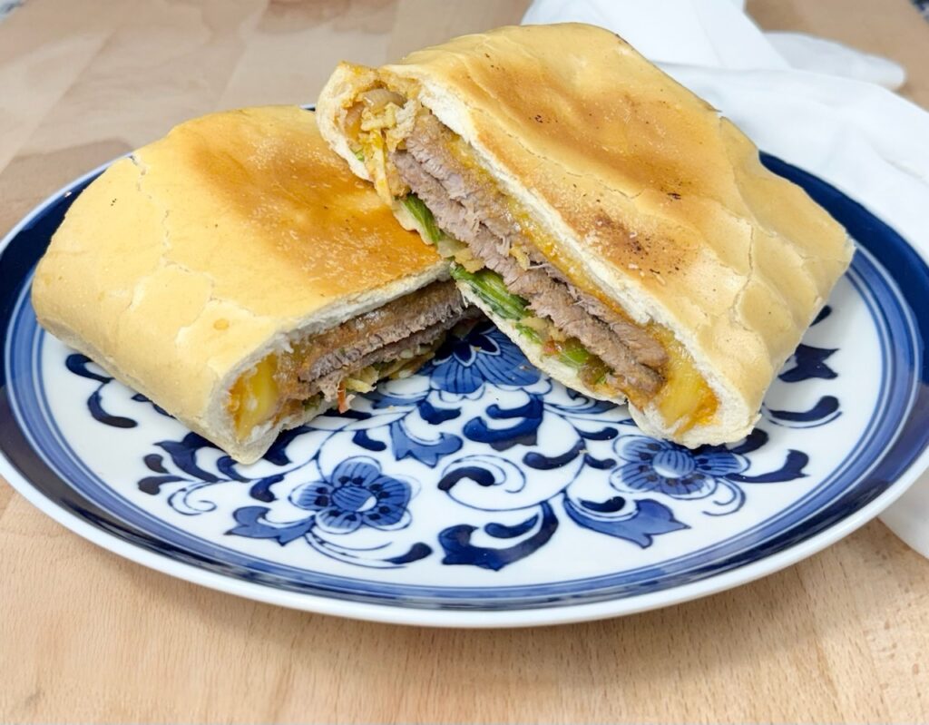 Palomilla Leftover Idea: Pan con Bistec Recipe